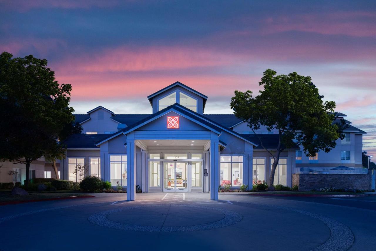 Hilton Garden Inn Roseville Ngoại thất bức ảnh