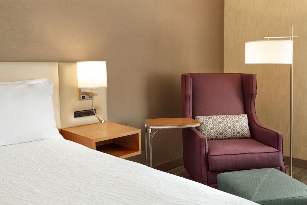 Hilton Garden Inn Roseville Ngoại thất bức ảnh