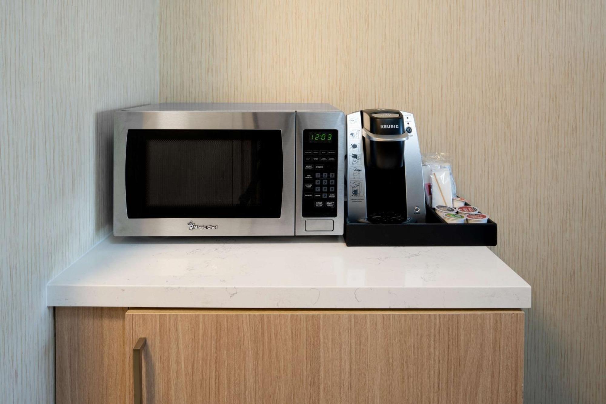 Hilton Garden Inn Roseville Ngoại thất bức ảnh