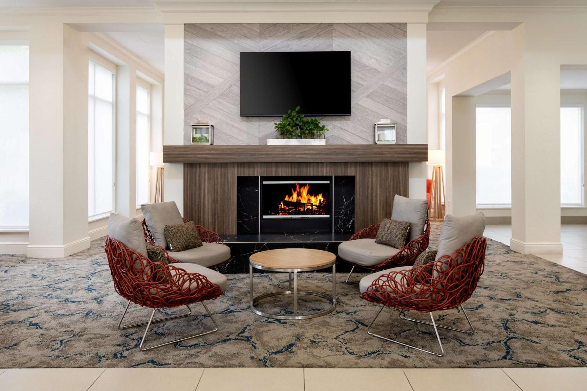 Hilton Garden Inn Roseville Ngoại thất bức ảnh