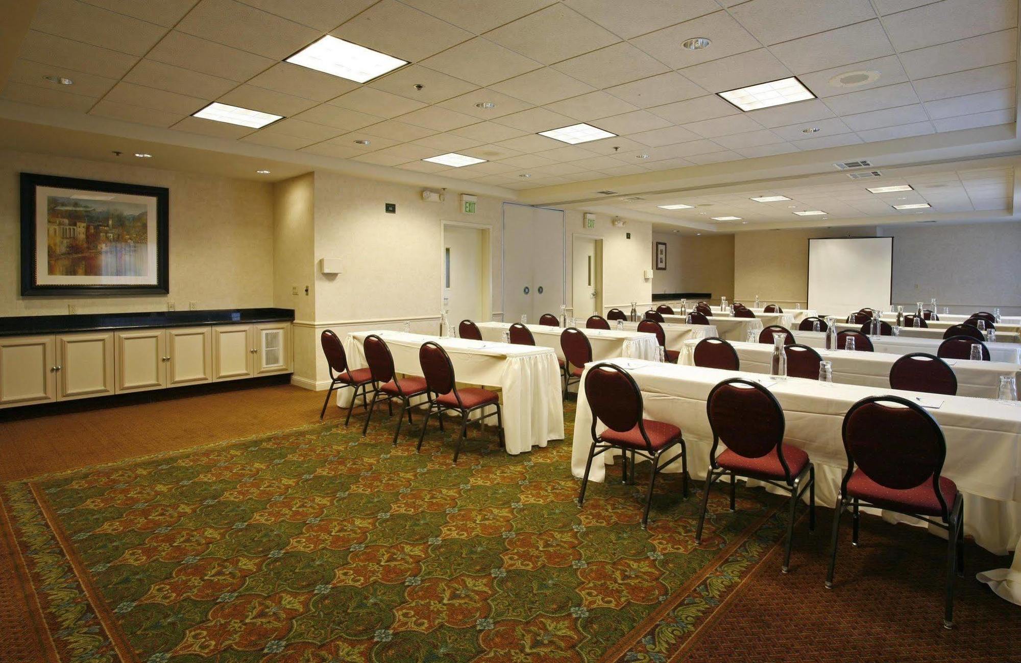 Hilton Garden Inn Roseville Ngoại thất bức ảnh